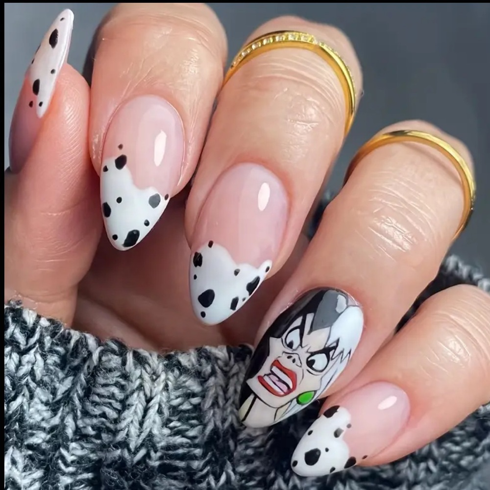 Cruella de Vil Press-On Nails